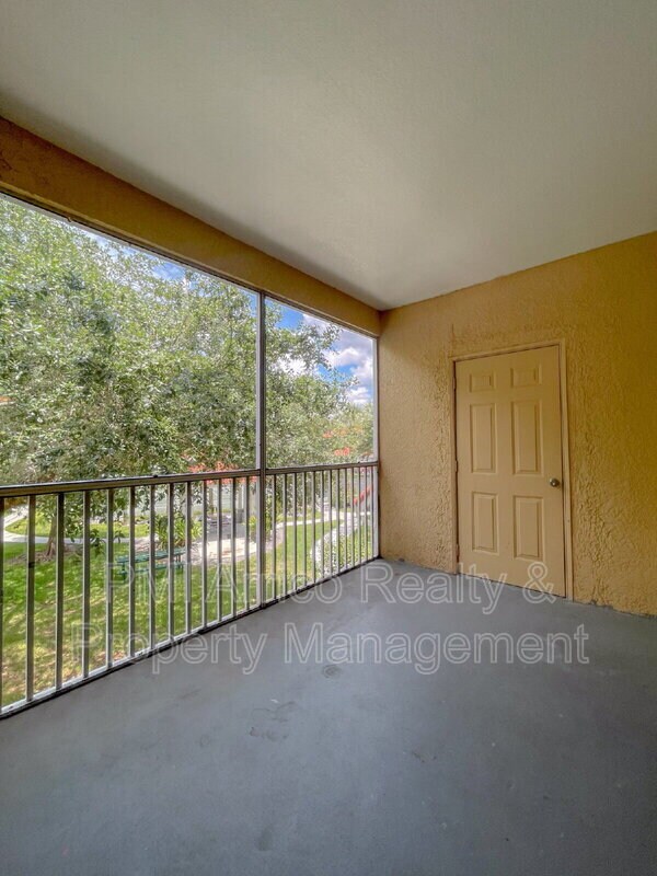 Building Photo - 18001 Richmond Pl Dr
