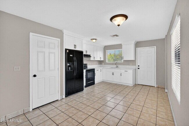 Building Photo - 34682 N Kachina Ln