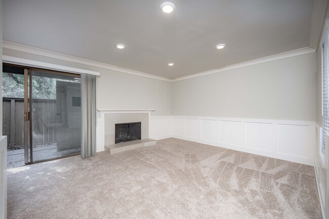 Marquee 1804N living1 (1) - Marquee at Diablo Pines