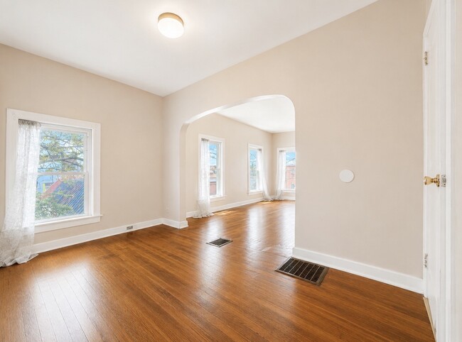 Building Photo - 274 Chenango St