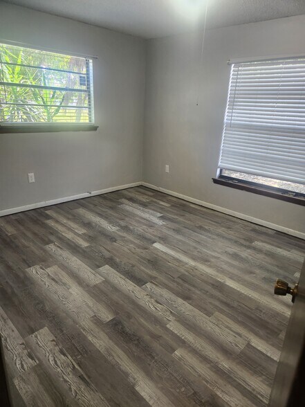 Building Photo - 9406 Anita Ave