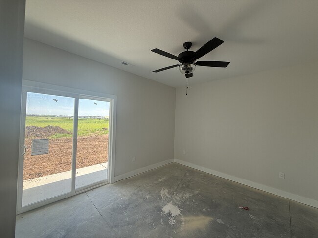 Building Photo - 2000 N Reece Ct