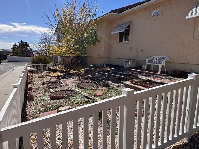 Building Photo - 3Bed, 2Bath, 2Car Garage in Grand Junction City!!!!