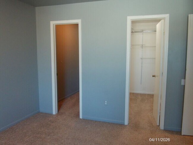 Building Photo - 50450 Bay Run N