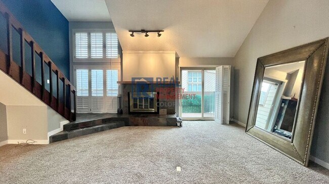 Primary Photo - 701 Harlan St