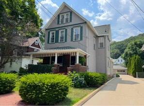 Building Photo - 729 Liberty St