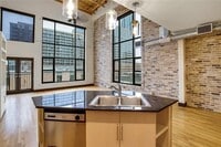 Building Photo - 411 Brazos St