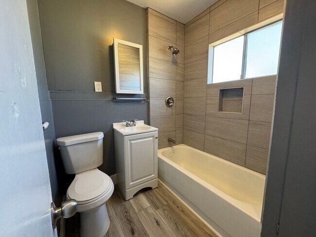 Building Photo - 3766 Teak St