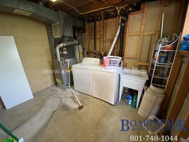 Building Photo - 451 8120 S