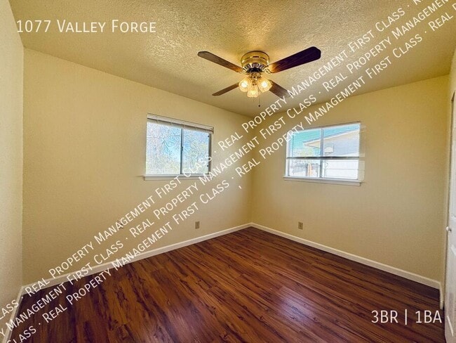 Building Photo - 1077 Vly Frg Dr