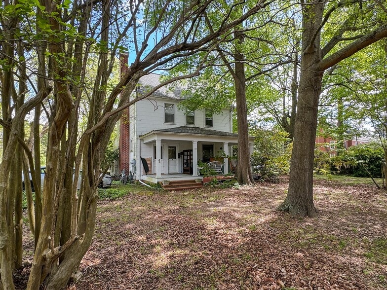 Front of house - 727 Richmond Rd