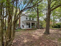 Building Photo - 727 Richmond Rd