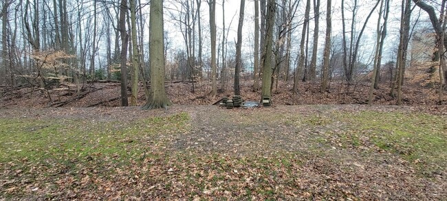 Building Photo - Walking distance to UD - Pending Applicati...