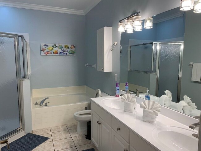 Building Photo - Short Term Rental Available 03/01/2025-12/...