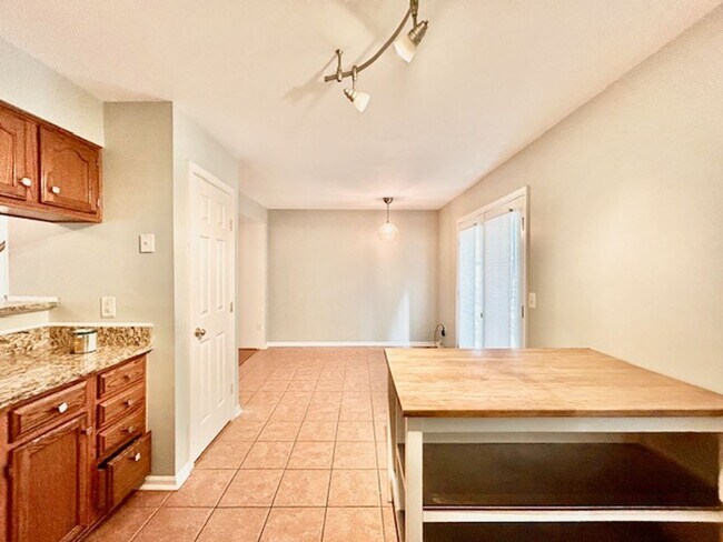 Building Photo - 7503 Westmore Dr