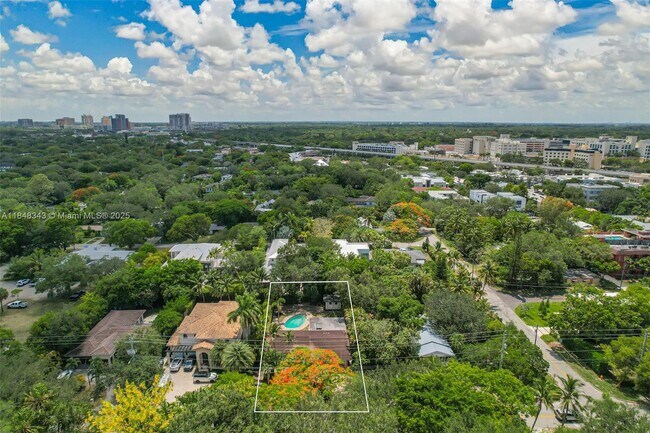 Building Photo - 7620 SW 59th Ave