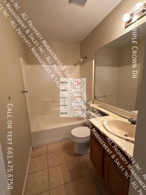 Building Photo - 4601 Triple Crown Dr