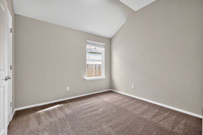 Building Photo - Look & Lease Special - $500 Off First Month - Deposit Free Option - Move in by February 14th  wit...