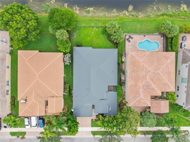 Building Photo - 10980 NW 78th Pl