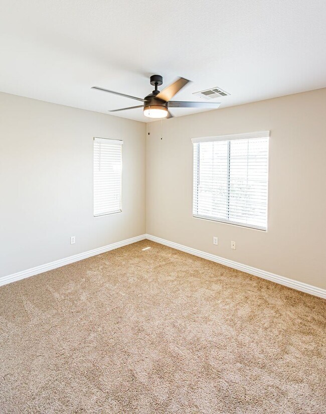 Building Photo - 2 Master Suites in a gated community