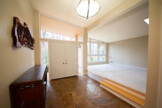 Building Photo - 6495 Vernon Woods Dr NE