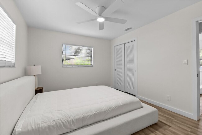 Building Photo - 908 Lighthouse Dr