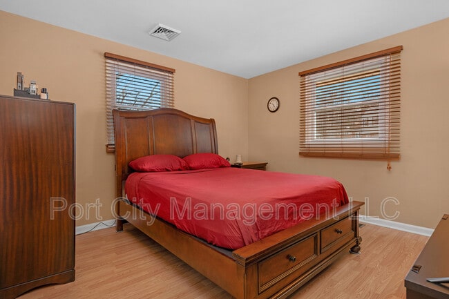 Building Photo - 8402 Church Ln