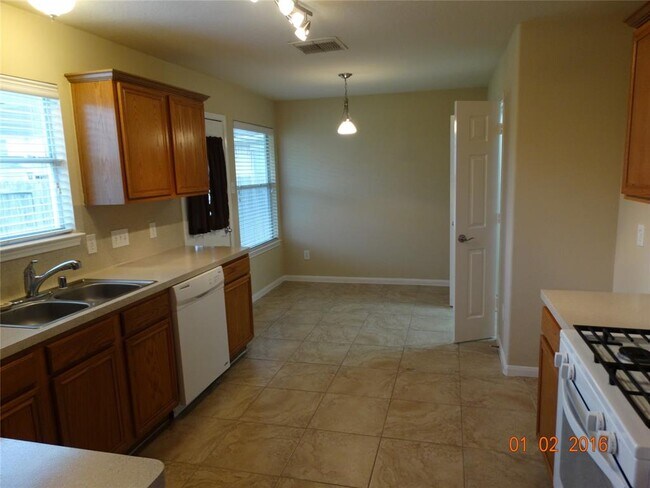 Building Photo - 2414 Gwenfair Dr