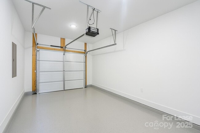Building Photo - 5577 Stafford Rd