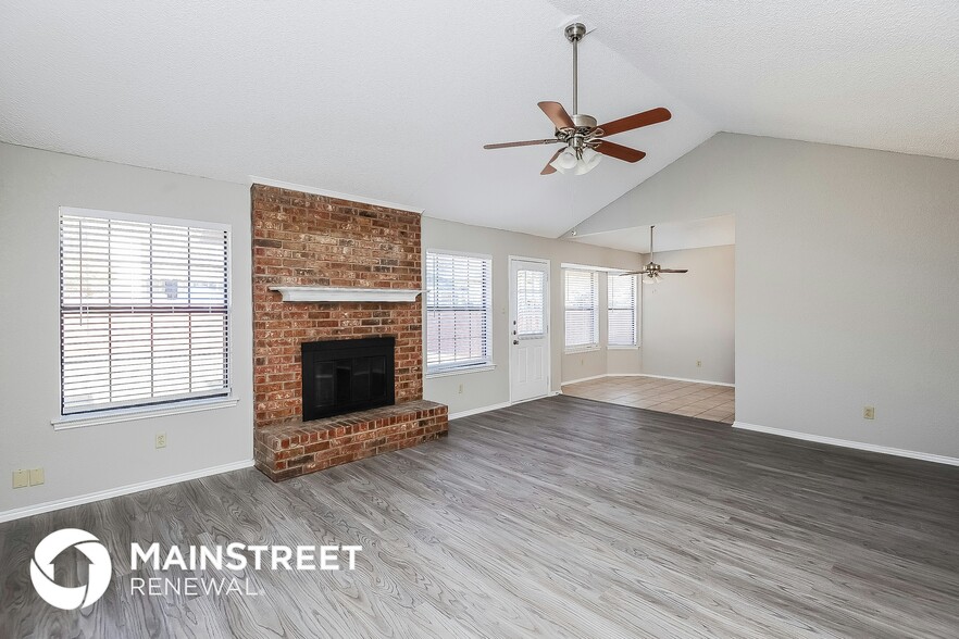 Building Photo - 1024 Green Ridge Terrace