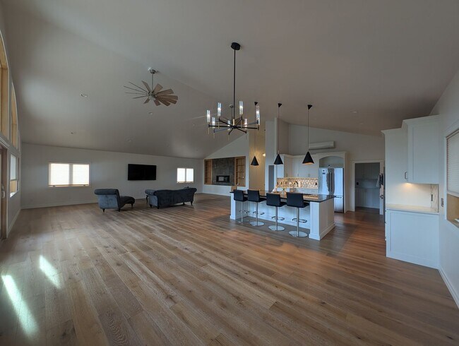 Building Photo - 2448 Le Clerc Rd S