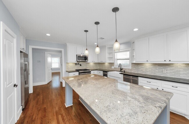 Building Photo - 509 Vincent St