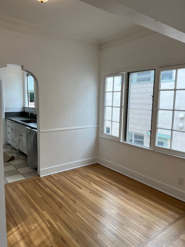 Building Photo - 926 S Curson Ave