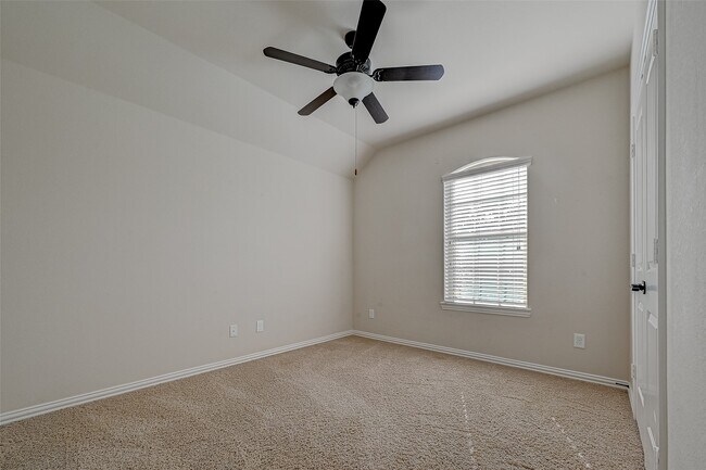 Building Photo - 17243 Lowell Lake Ln