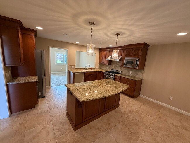 Building Photo - 4304 Foxenwood Cir