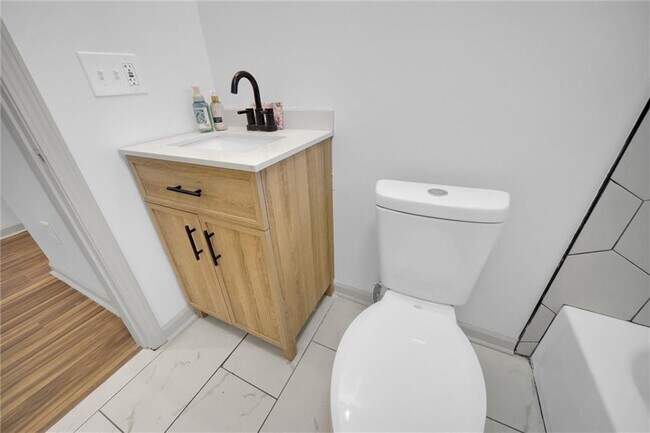 Building Photo - 3119 Piper Dr