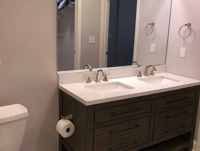 Building Photo - USC Campus/Downtown- Fully Furnished