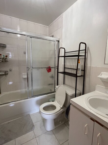 Building Photo - 93-18 170th St