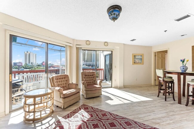 Building Photo - 8730 Thomas Dr