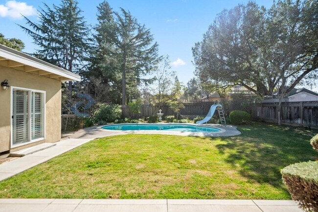 Building Photo - 16498 LG Almaden Road