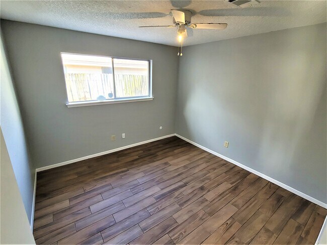 Building Photo - 6102 Havendale Dr