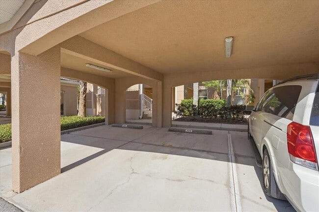Building Photo - 819 Fairwaycove Ln