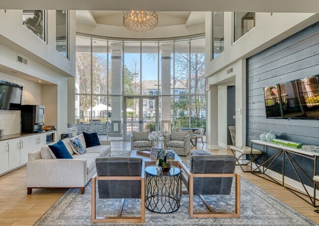 Building Photo - 3300 Cummins St