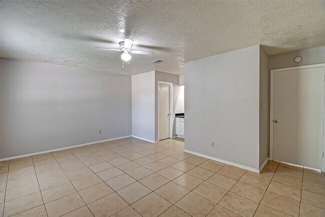 Building Photo - 11203 Doric Ct