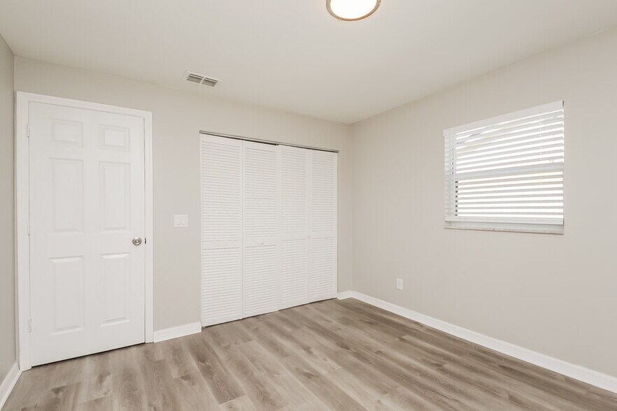 Building Photo - 2022 Valencia Cir