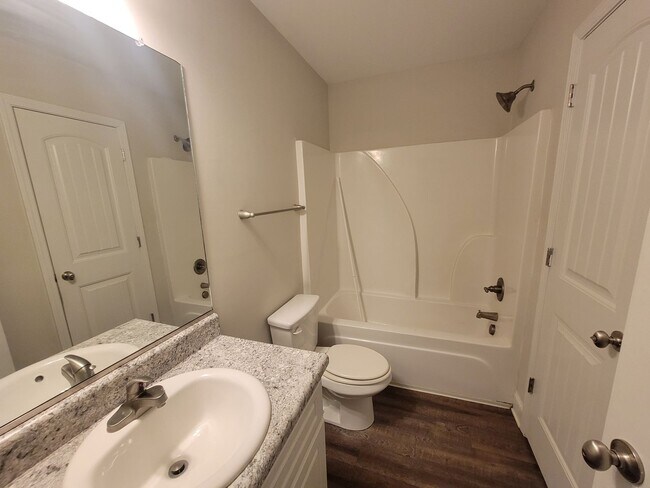 Building Photo - Lazy Acres - Columbia County