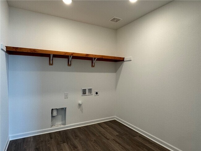 Building Photo - 2455 Tapatio Dr