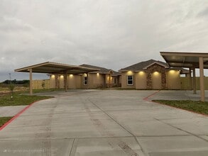 Building Photo - 4302 Escondido Ln