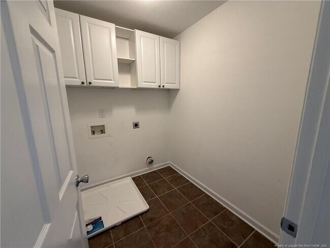 Building Photo - 32 Carteret Ct