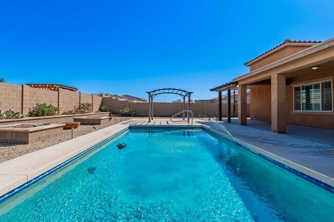 Building Photo - LAS BARRANCAS POOL HOME WITH SOLAR